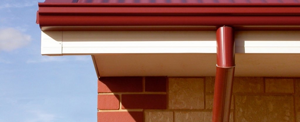 How to Choose a Gutter Color for Your Home